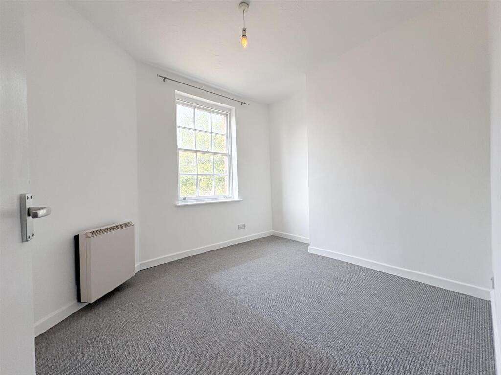 Apartment in Taunton - View 5