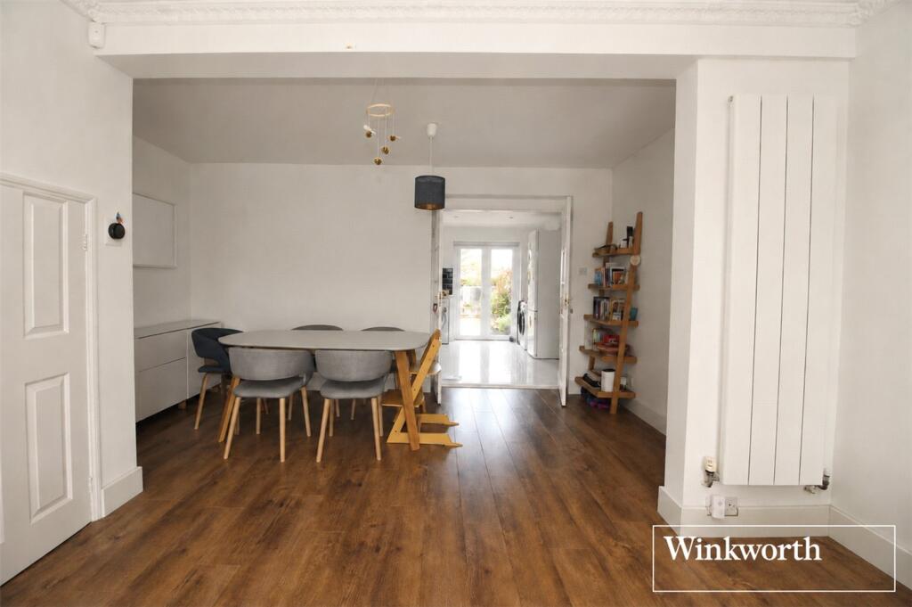 House in Borehamwood, Elstree and Borehamwood - More