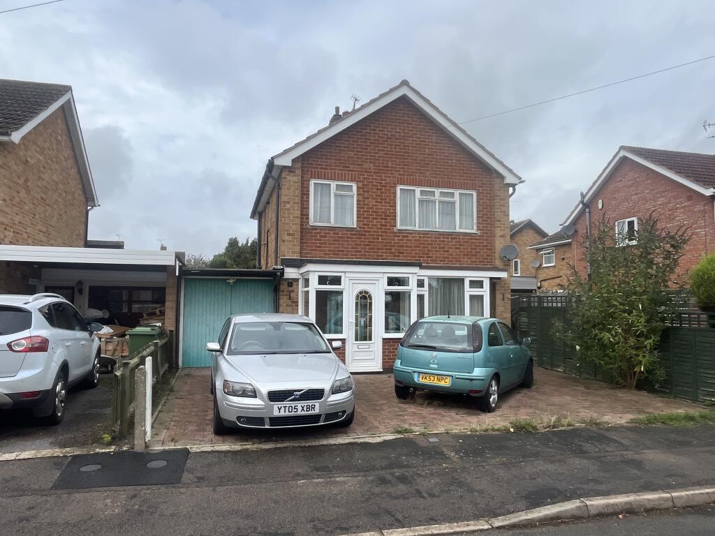 3-bed detached on 3 Welbeck Close, Blaby, Leicester, Leicestershire LE8 4HF, £200,000