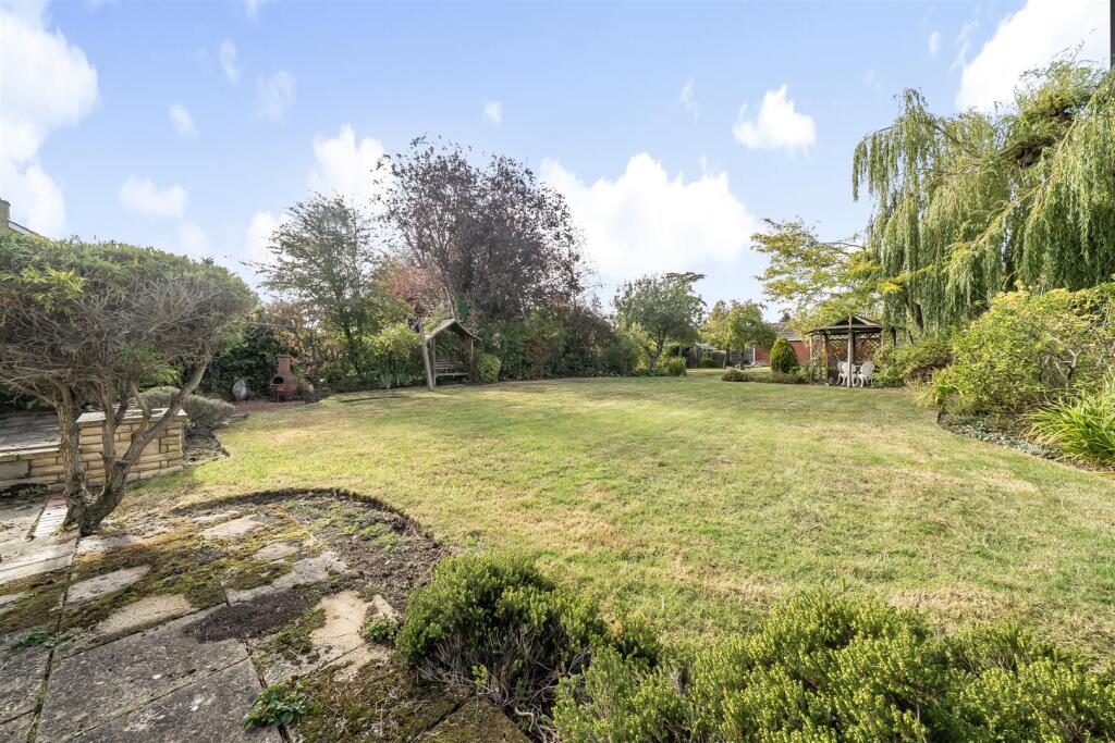 Hartshill, Bedford photo 2