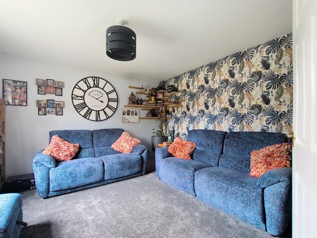 House in Kirklees, Hare Park Lane, Beggarington - More
