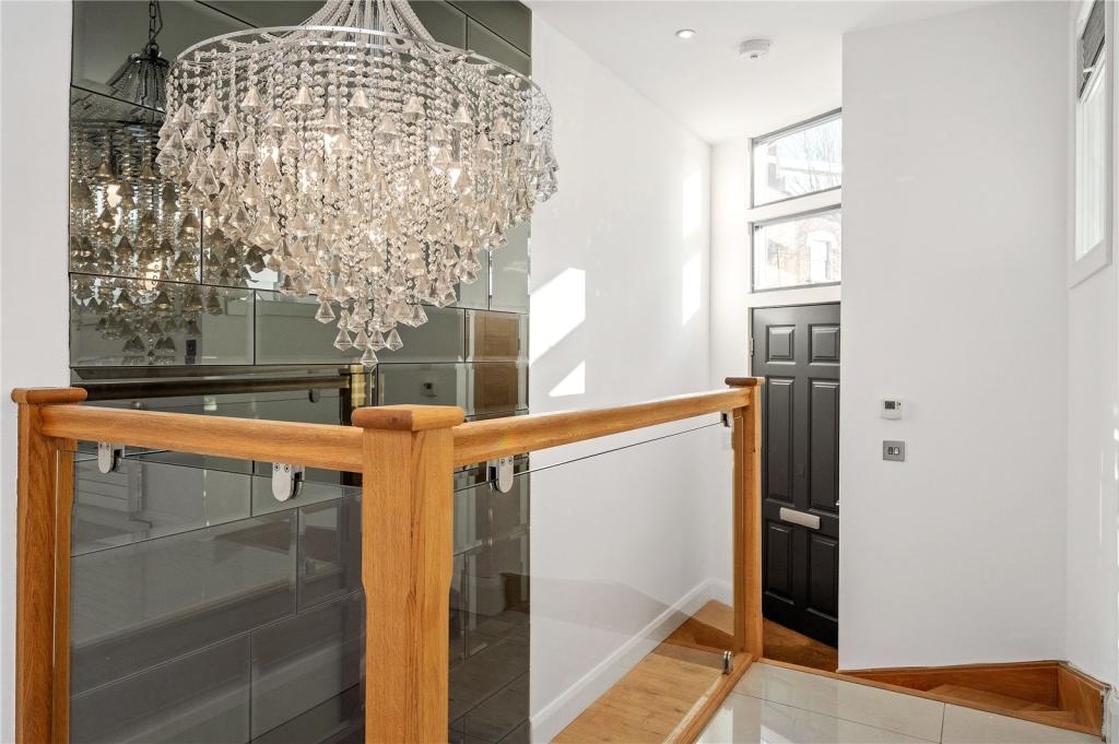 Apartment in London - View 5