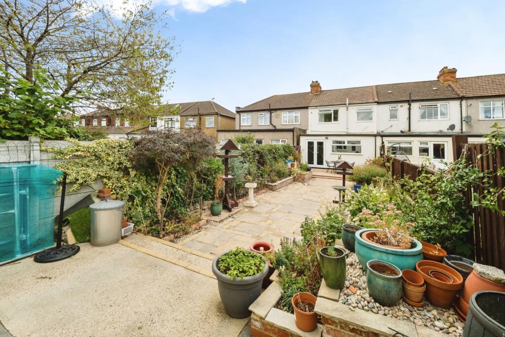 House in Romford - View 5