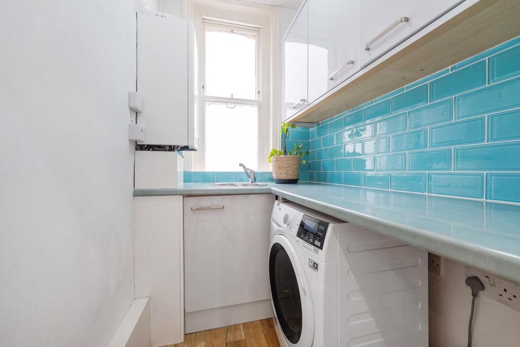Apartment in London - View 5