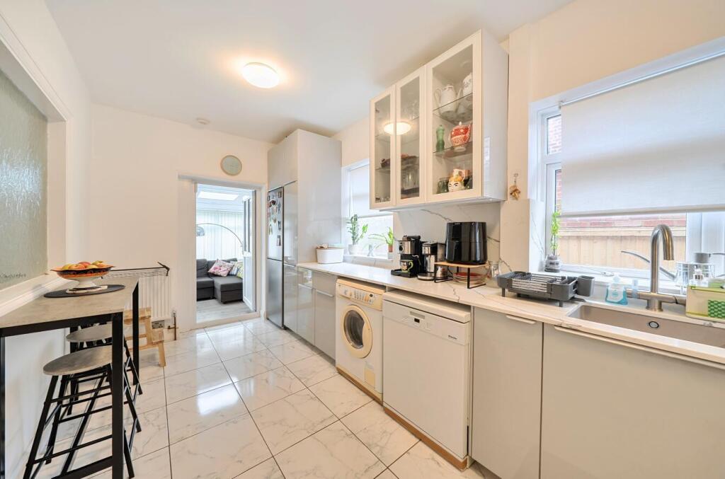 House in Harrow - View 4