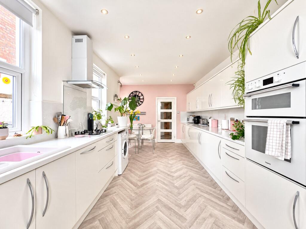 Apartment in Chester - View 4