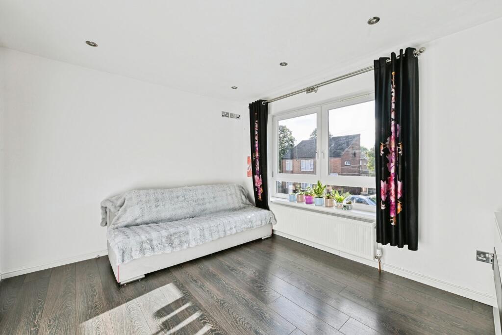 Apartment in Nottingham, Nottinghamshire - View 2