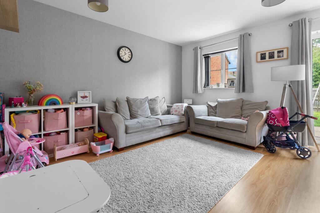 House in Weston-super-Mare, North Somerset - More