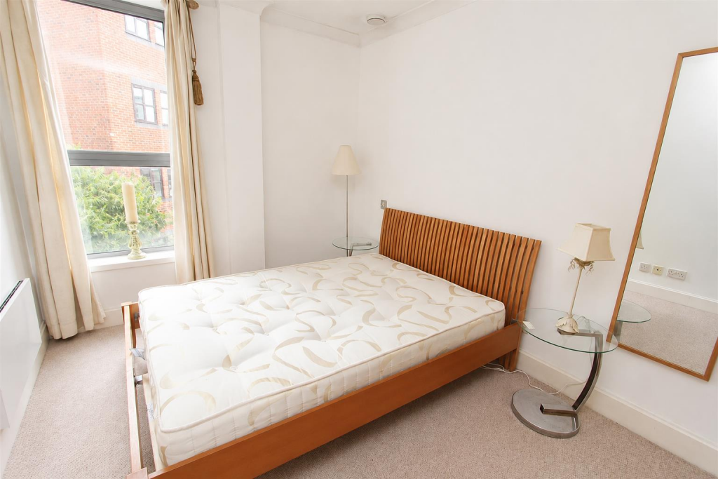 Apartment in Leeds - View 5