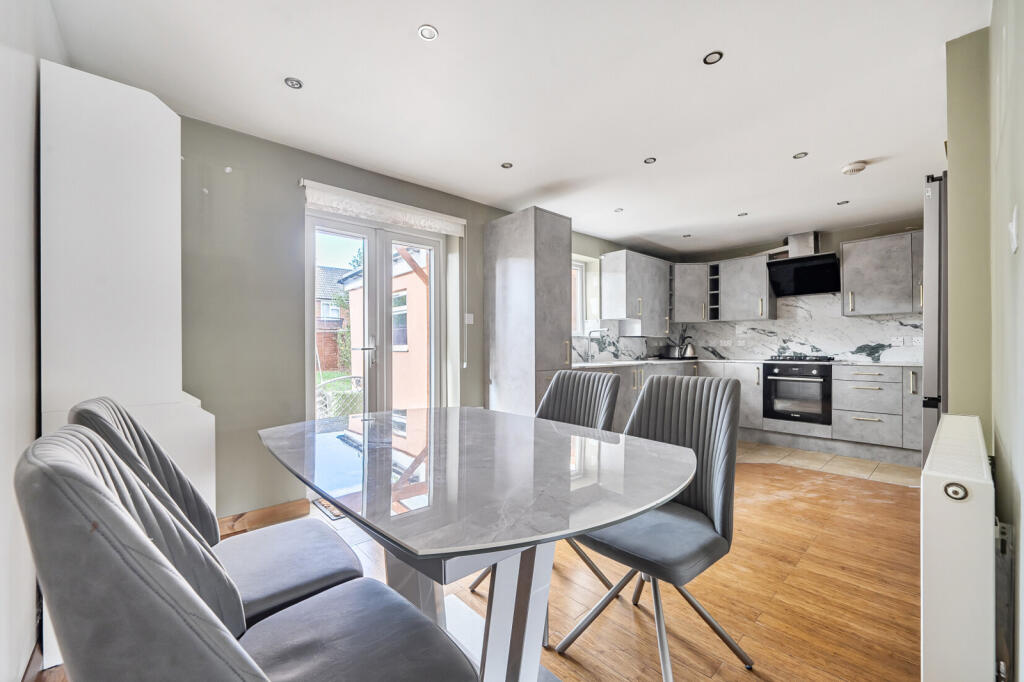House in Slough - View 5