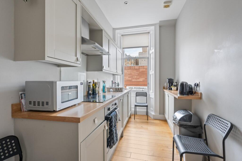Apartment in Edinburgh, Church Hill, Morningside - View 4