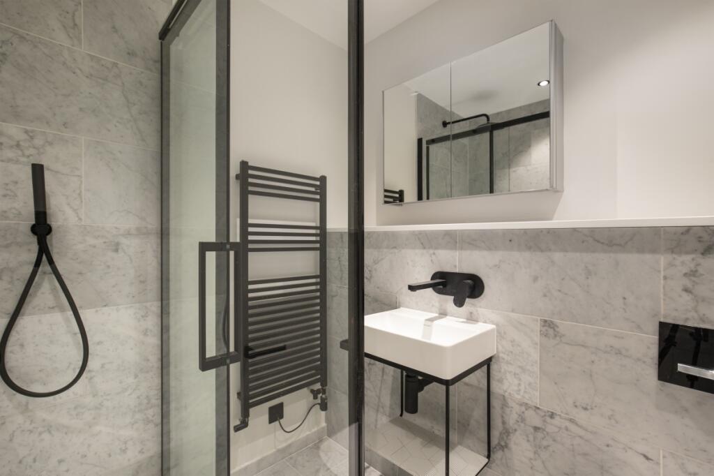 Apartment in London - View 2
