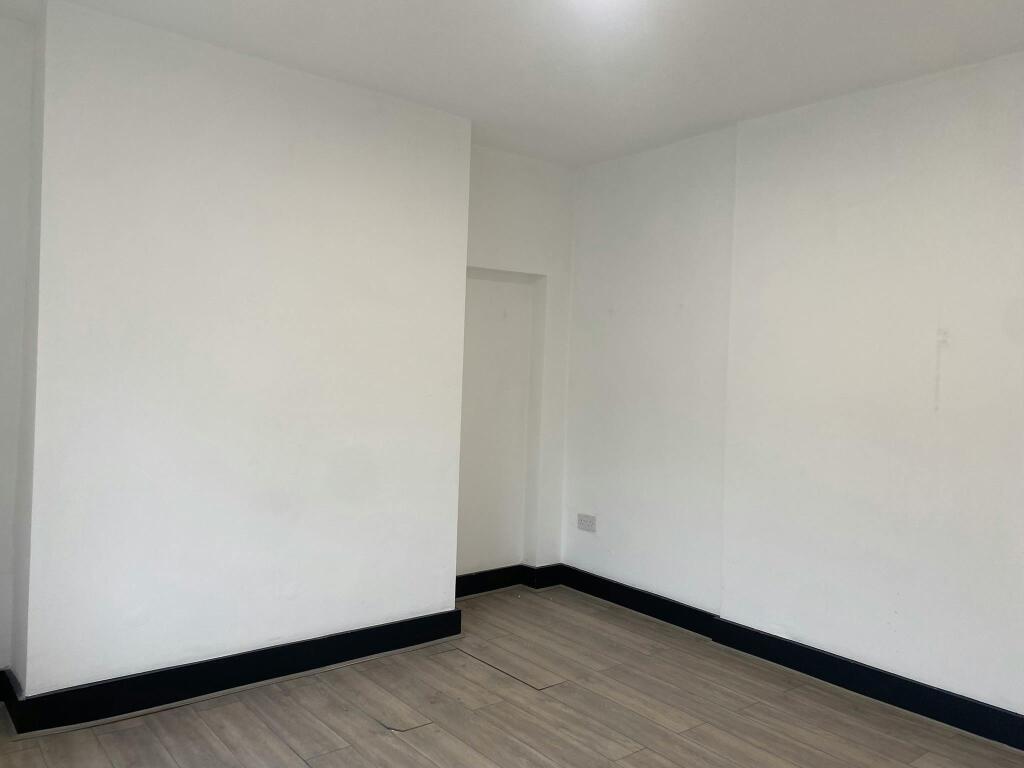 Room 8.JPEG