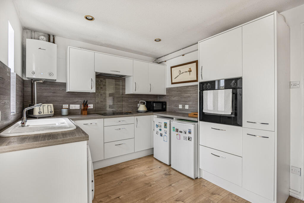 Rendcomb Drive, Cirencester, Gloucestershire, GL7 photo 3
