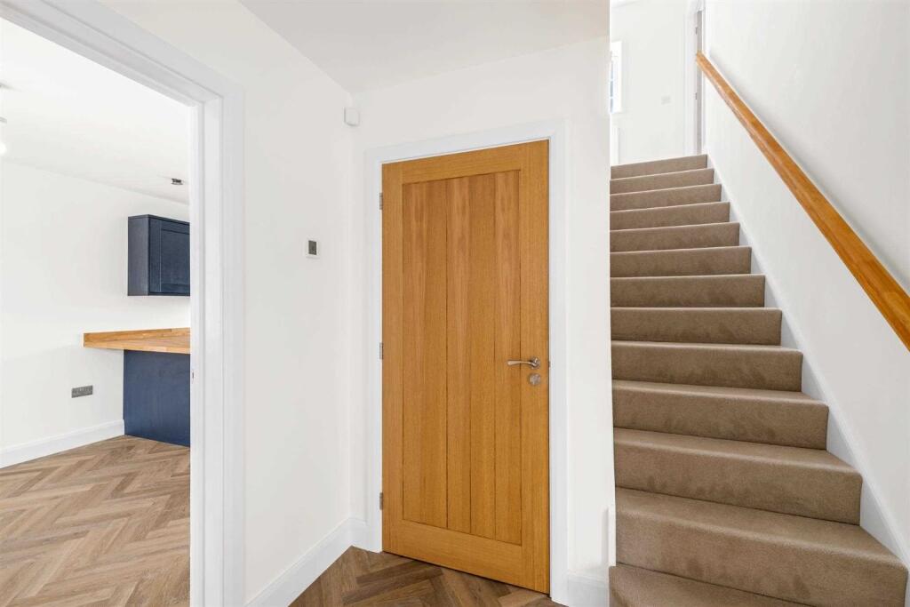 House in East Lindsey, Wragby - View 2