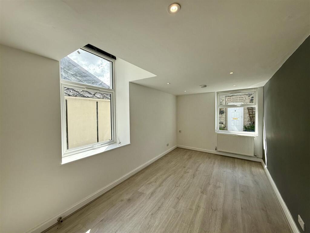 Penmaenmawr Road, Llanfairfechan - View 6