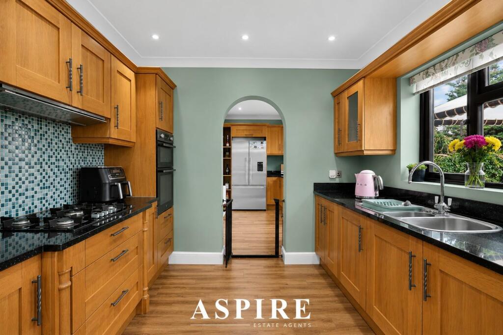 House in Southend-on-Sea - View 5