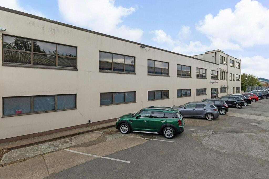 107282_Legacy-Centre-Hanworth-Trading-Estate-Hampton-Road-16_low.jpg