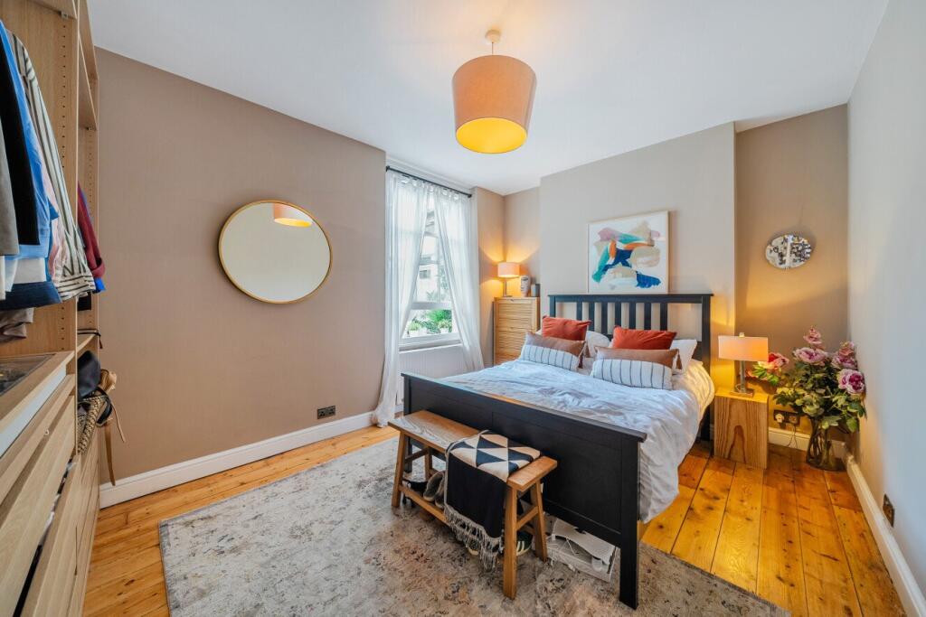 Apartment in London - View 3