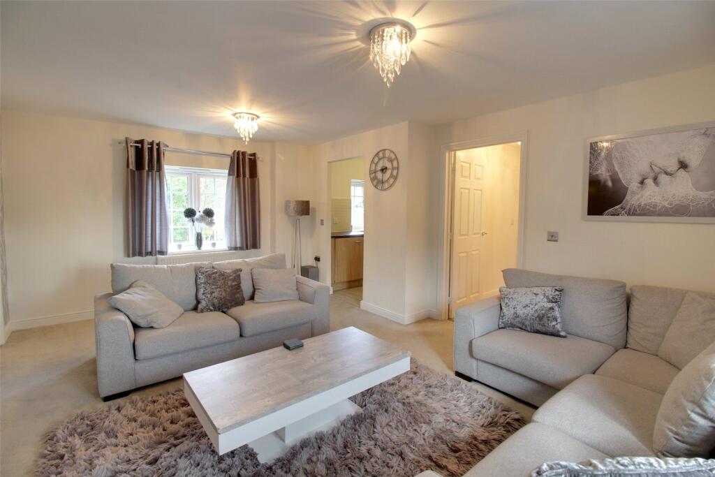 Apartment in Rushmoor, North Town - View 3