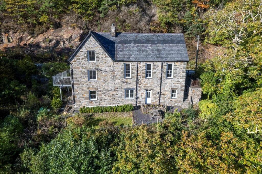 Main image of property: Ty Capel Borth, Bontddu, Dolgellau, LL40 2TT