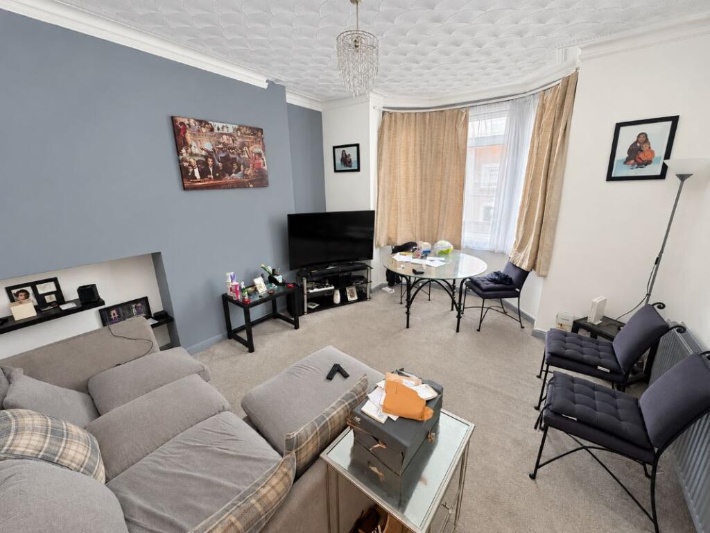 Flat 1, 3 Foster Hill Road, Bedford, Bedfordshire, MK40 2ES photo 2