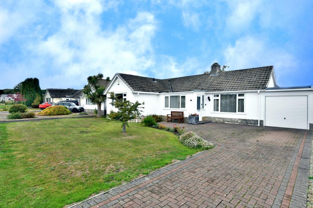 2-bed detached on Foxcroft Drive, Colehill, BH21 2JX, £425,000