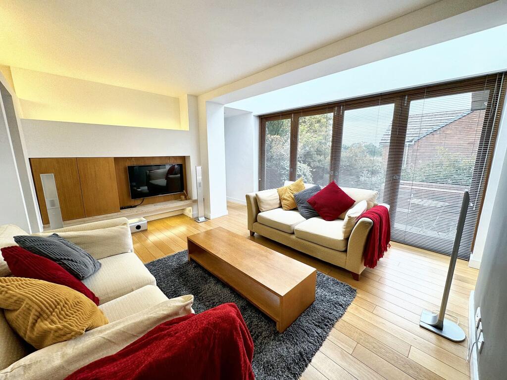 Simister Lane, Prestwich, M25 photo 3