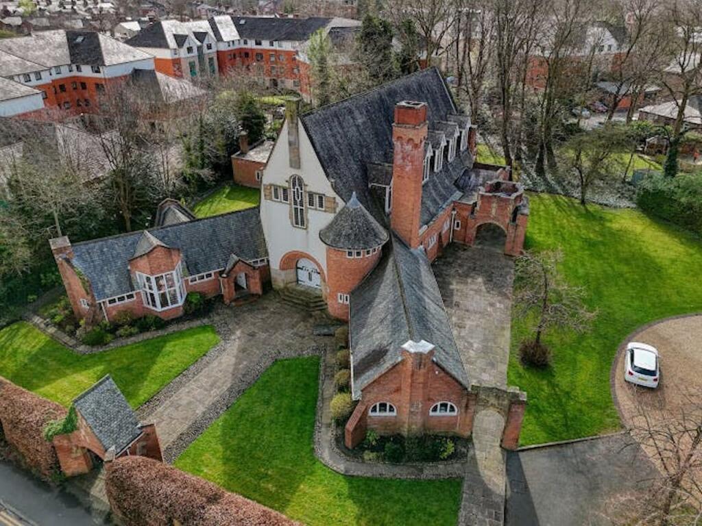 Main image of property: 71 Daisy Bank Road, Manchester, M14 5GH