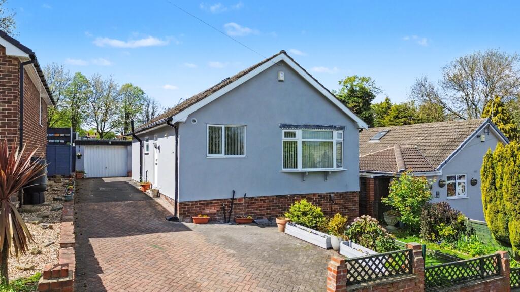 Main image of property: Hall Cliffe Crescent, Horbury, Wakefield, West Yorkshire, WF4