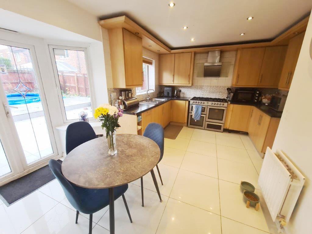 Greenside Lane, Droylsden photo 4