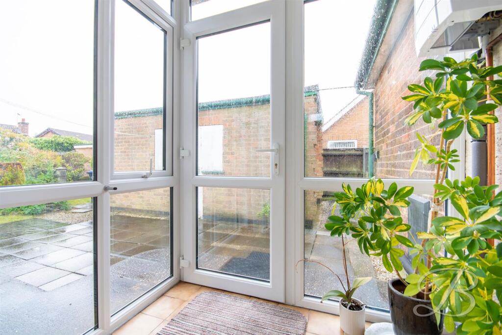 House in Ashfield, Sutton in Ashfield, Dalestorth - More