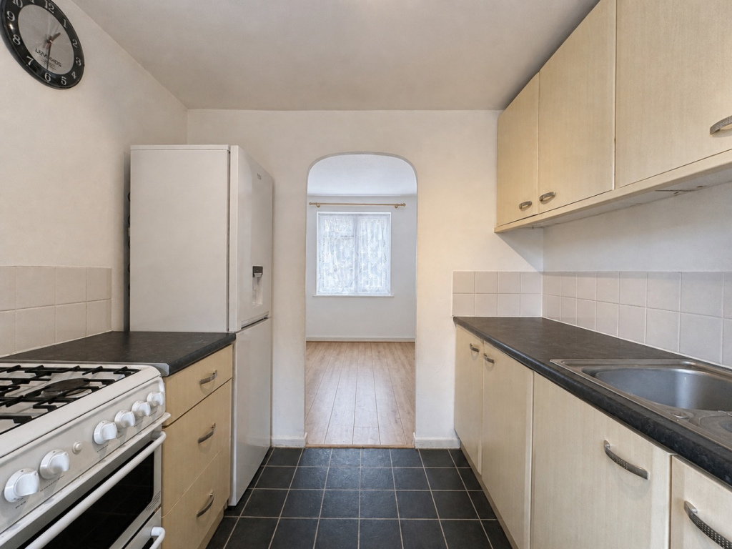 House in Taunton, Frieze Hill - More