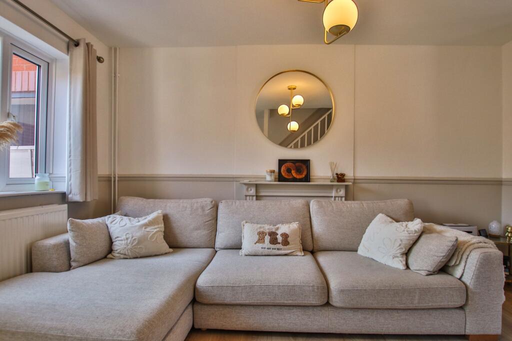 House in Worcester - View 5