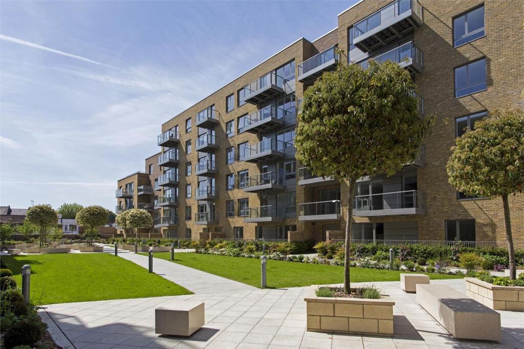 Main image of property: Basset Court, Smithfield Square, N8