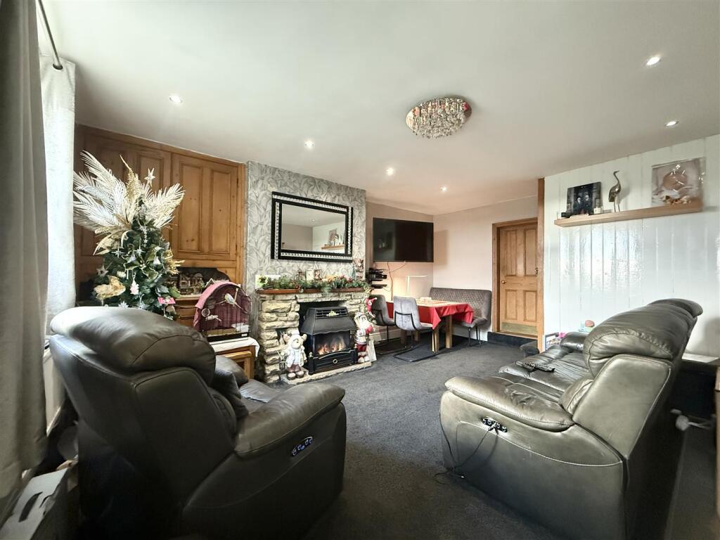Sunside Cottages, Birdsedge, Huddersfield HD8 8XW photo 2