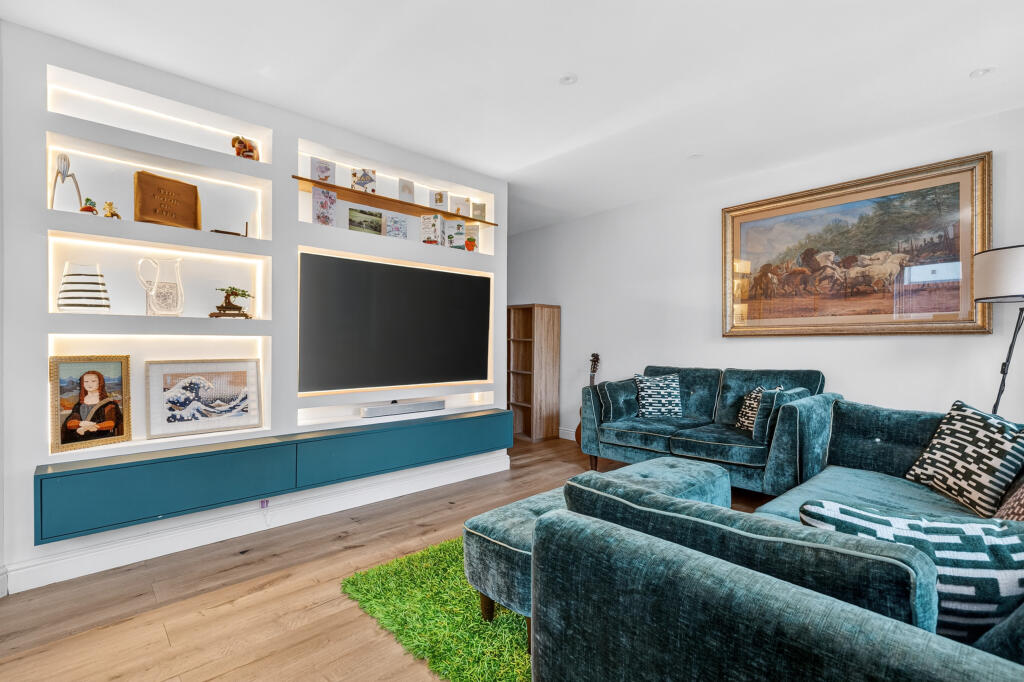 House in Bracknell, The Parks, Birch Hill - View 3