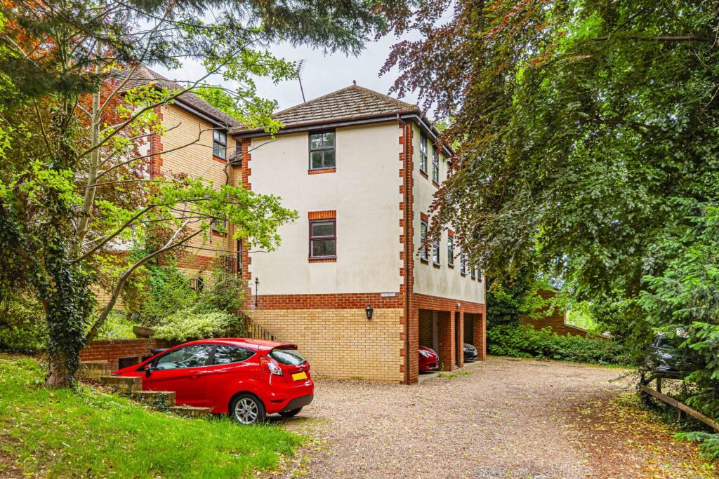 Main image of property: Beechfield Road, Hemel Hempstead, Hertfordshire, HP1