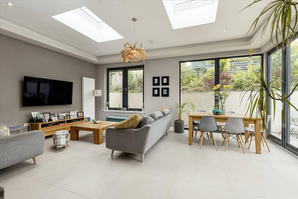 House in Edinburgh - More