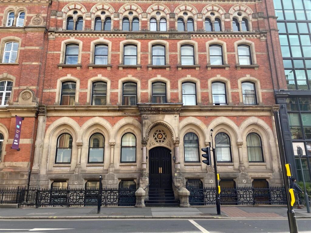 Main image of property: 19 Wellington Street, Leeds