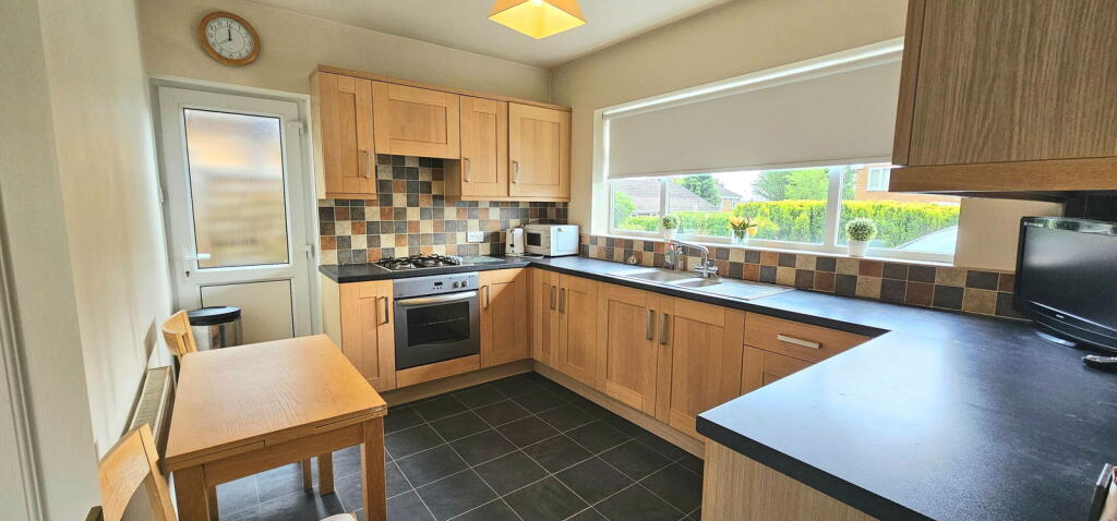 Wildacres, Wollaston, Stourbridge, DY8 3PH photo 3