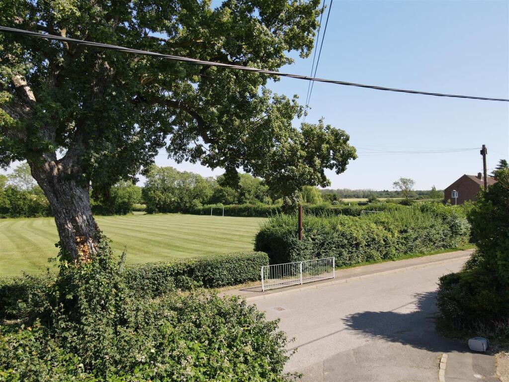 Windmill Lane, Denton - View 5