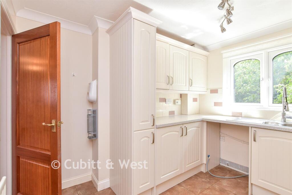 House in Brighton - View 5