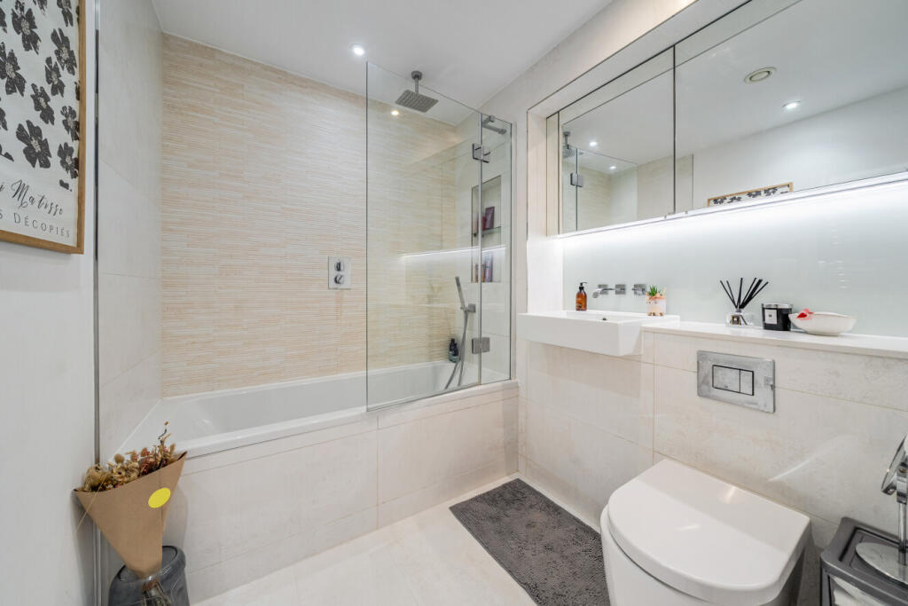 Apartment in London - More
