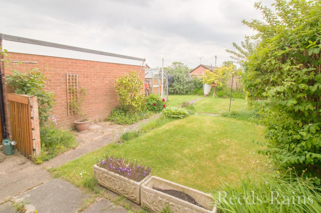House in Ellesmere Port, Overpool - View 4