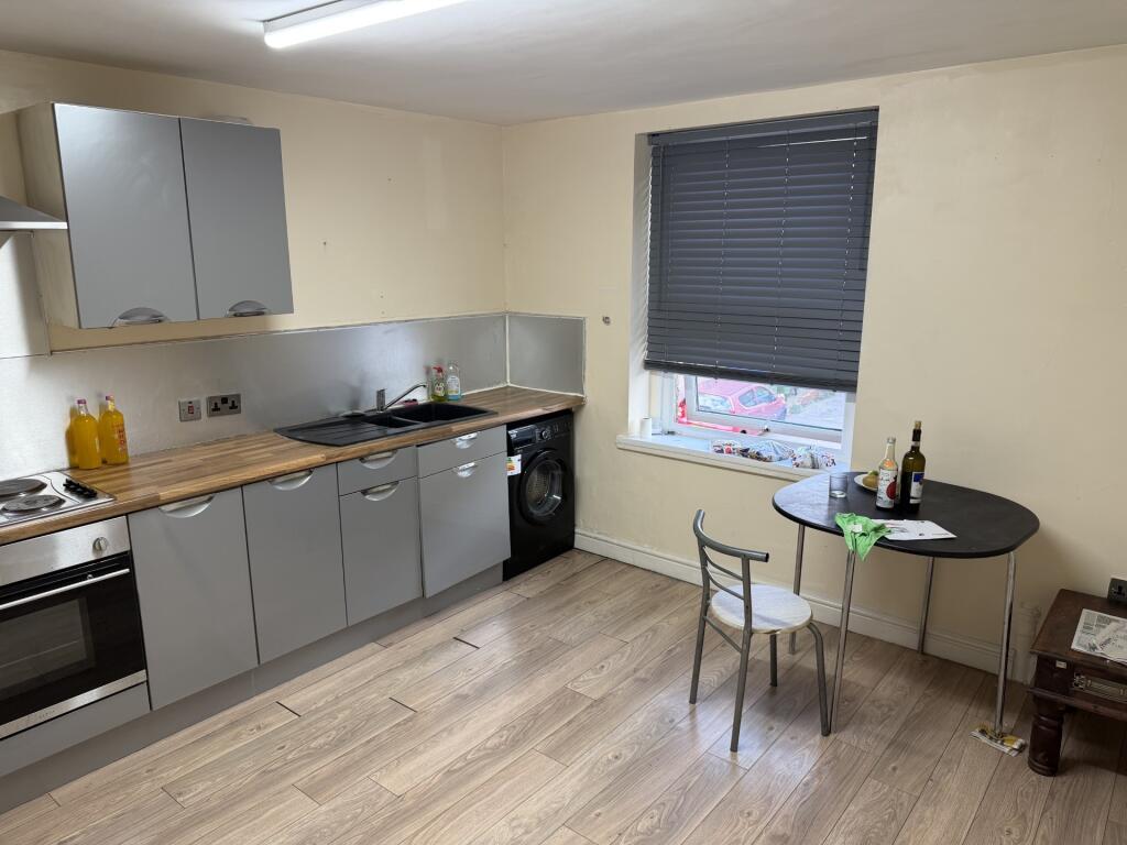 Apartment in Bradford - View 2
