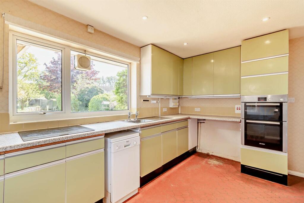House in Maidstone, Langley - View 3