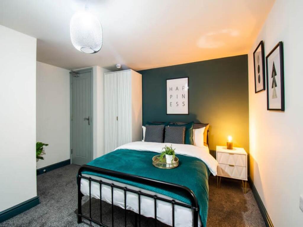 Main image of property: Asquith Avenue (Room 1), Morley, Leeds