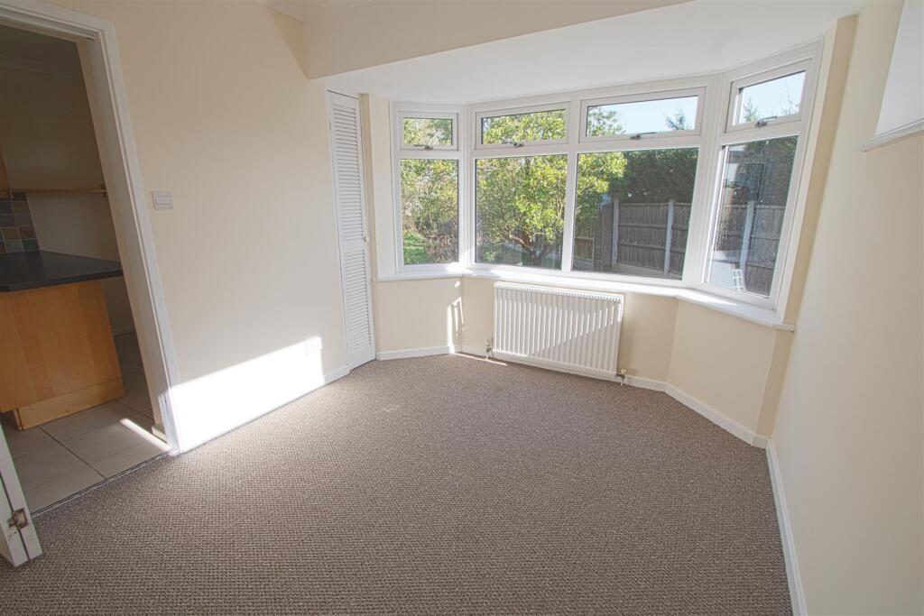 Graham Close, Billericay photo 4