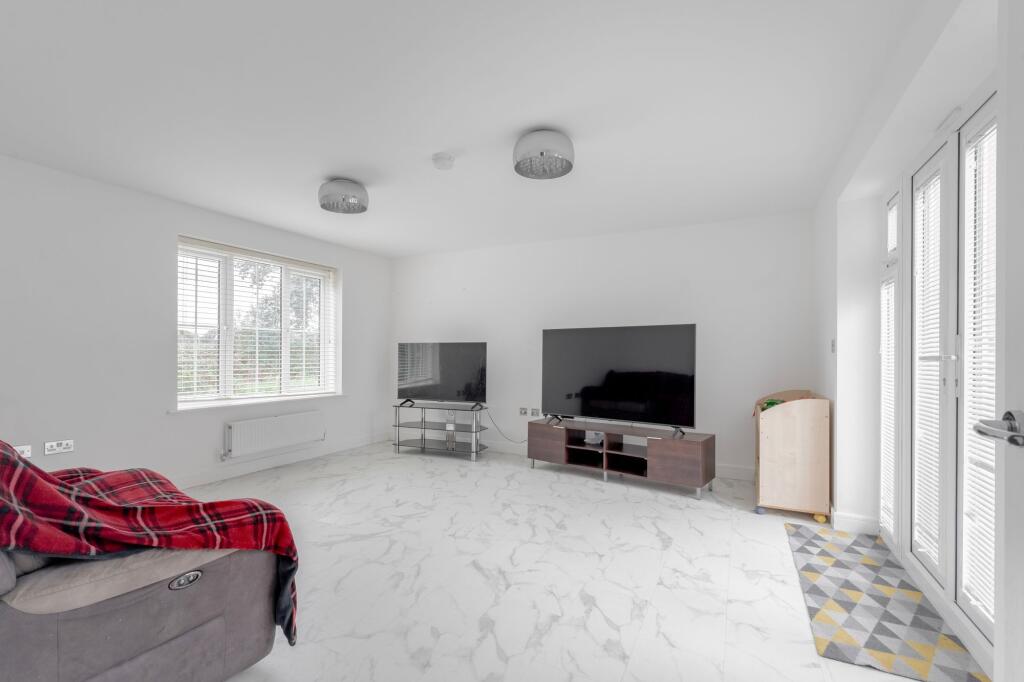 House in South Norfolk, Hampden View, Costessey - More